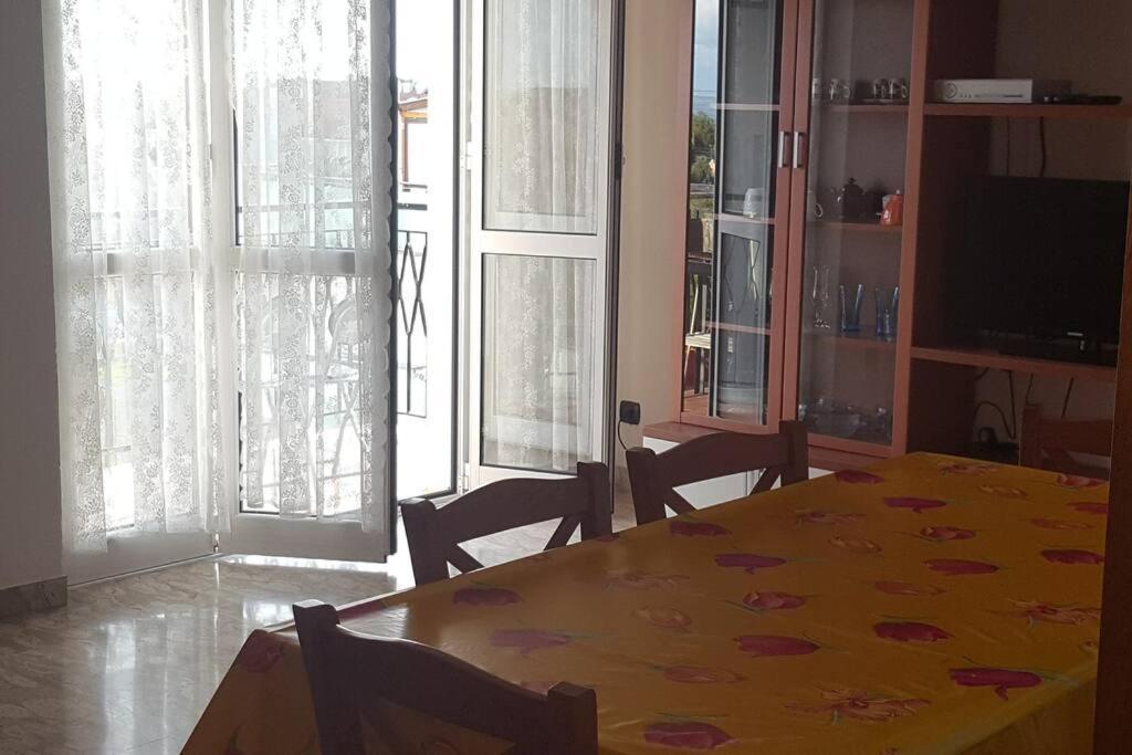 Apartamento Albenga Sul Mare Famiglie Ed Amici Fino 10 Posti Exterior foto