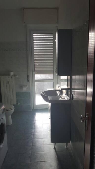 Apartamento Albenga Sul Mare Famiglie Ed Amici Fino 10 Posti Exterior foto