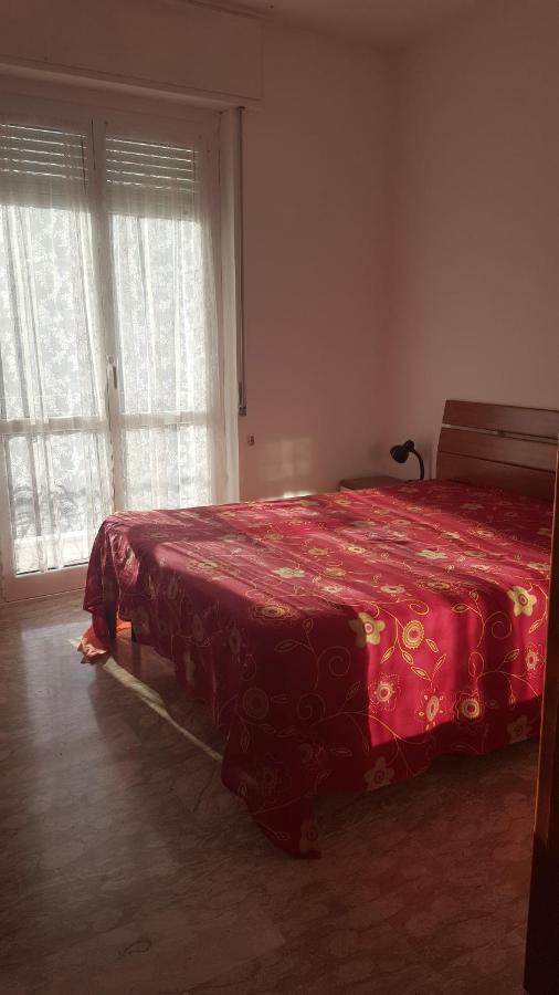 Apartamento Albenga Sul Mare Famiglie Ed Amici Fino 10 Posti Exterior foto