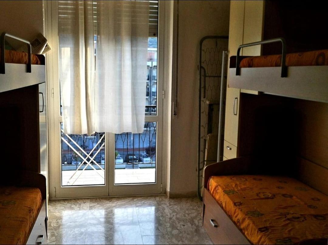 Apartamento Albenga Sul Mare Famiglie Ed Amici Fino 10 Posti Exterior foto