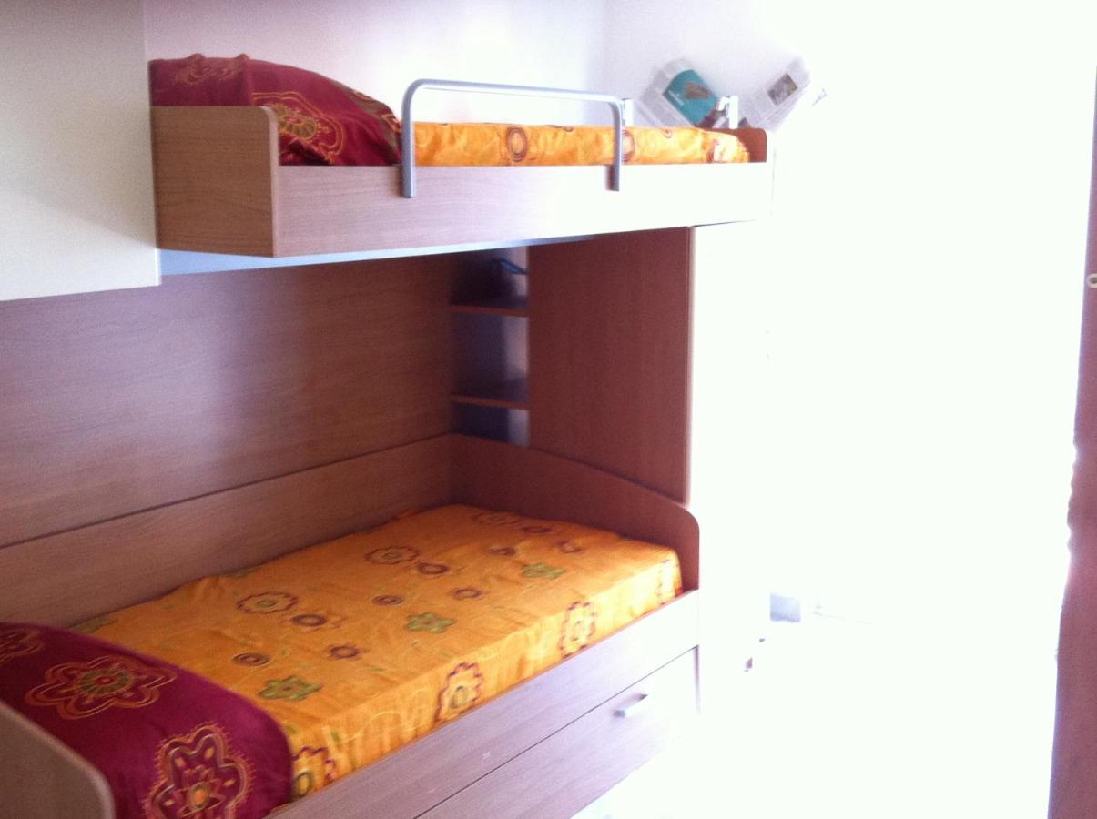 Apartamento Albenga Sul Mare Famiglie Ed Amici Fino 10 Posti Exterior foto