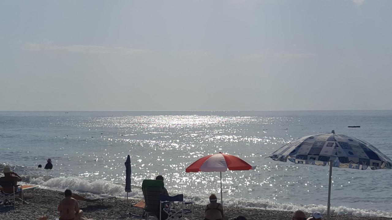 Apartamento Albenga Sul Mare Famiglie Ed Amici Fino 10 Posti Exterior foto